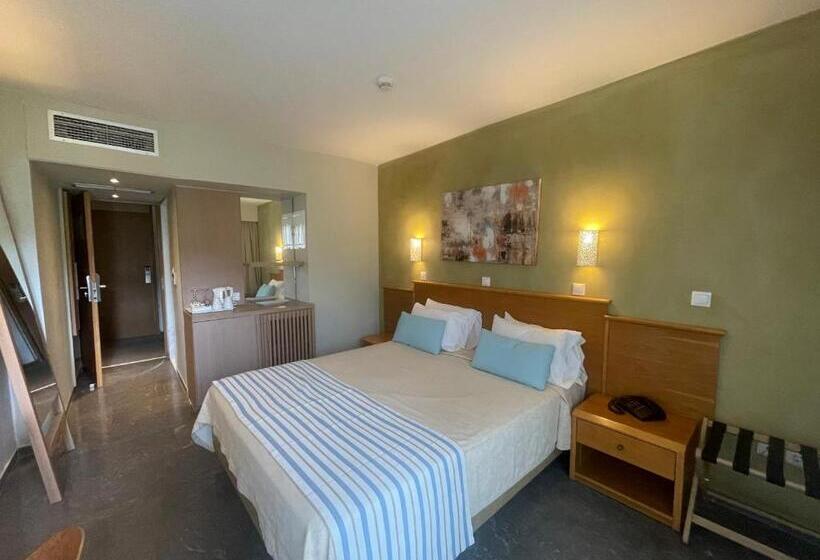 수피리어 룸, Minos