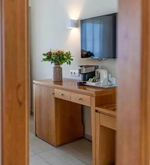 Junior Suite, Minos