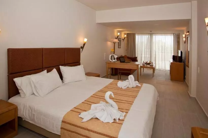 Junior Suite Supérieure, Minos