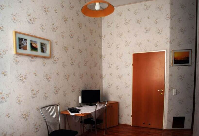 标准三人间, Pension Arpi
