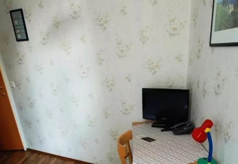 اتاق استاندارد سه نفره, Pension Arpi