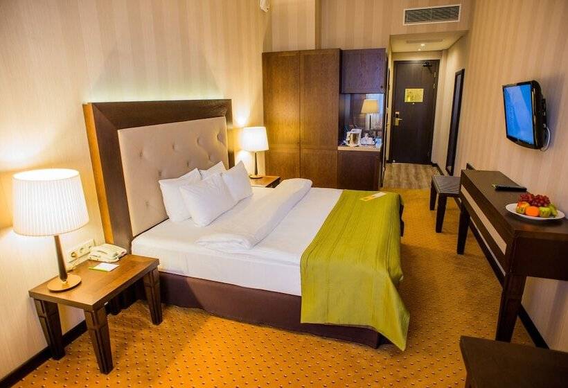 行政房间, Petro Palace