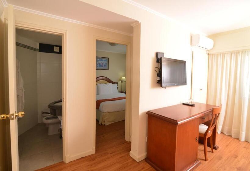 سوییت با چشم‌انداز دریا, Sunset Beach