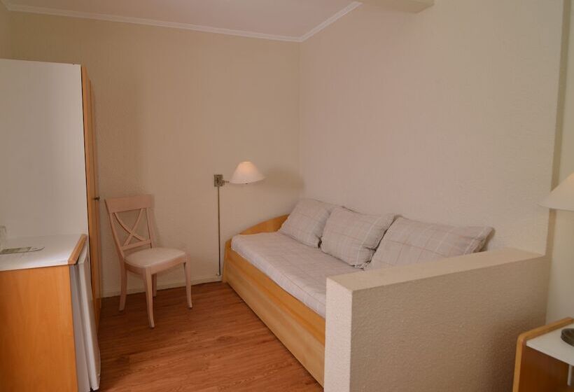 سوییت با چشم‌انداز دریا, Sunset Beach