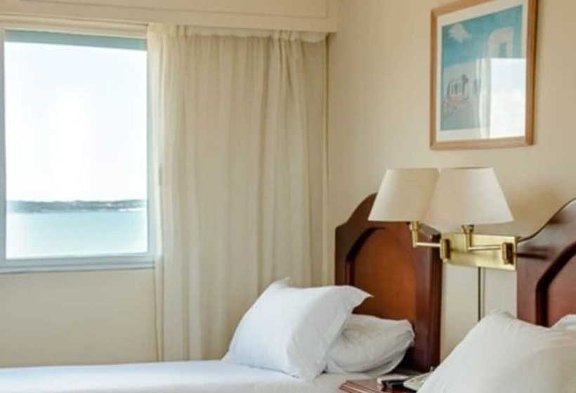 سوییت با چشم‌انداز دریا, Sunset Beach