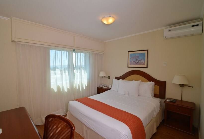 اتاق لوکس با چشم‌انداز دریا, Sunset Beach