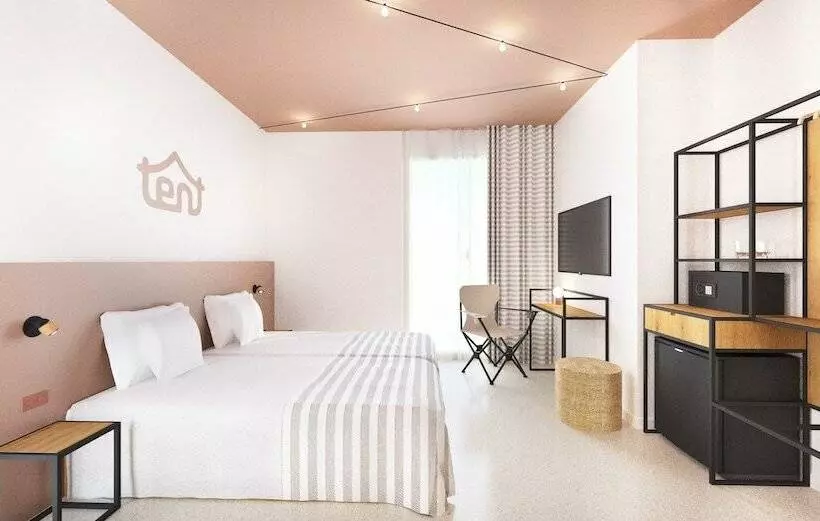 スタンダードルーム, tent Lloret de Mar