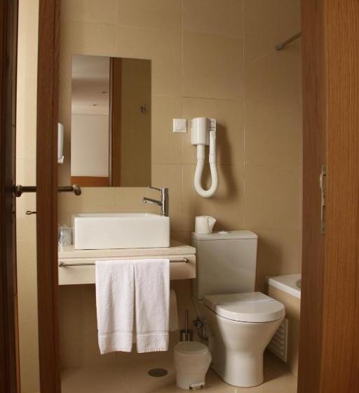 标准三人间, Zenite