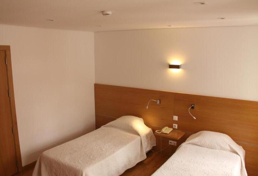 标准三人间, Zenite