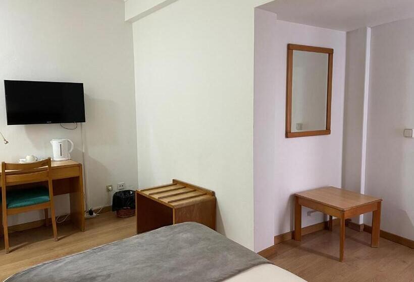 标准单人间, Ilha