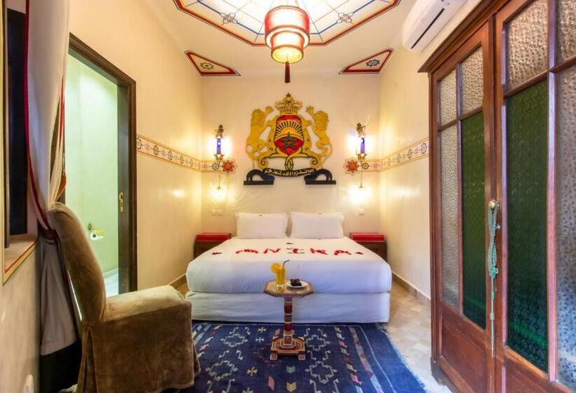 اتاق استاندارد, Dar Anika