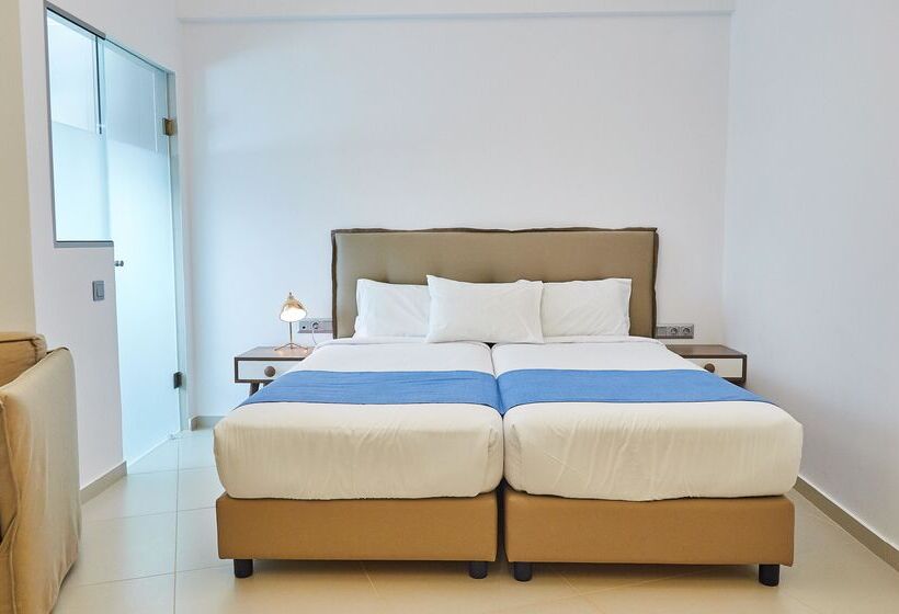 スタンダードスタジオ, Troulis Apart