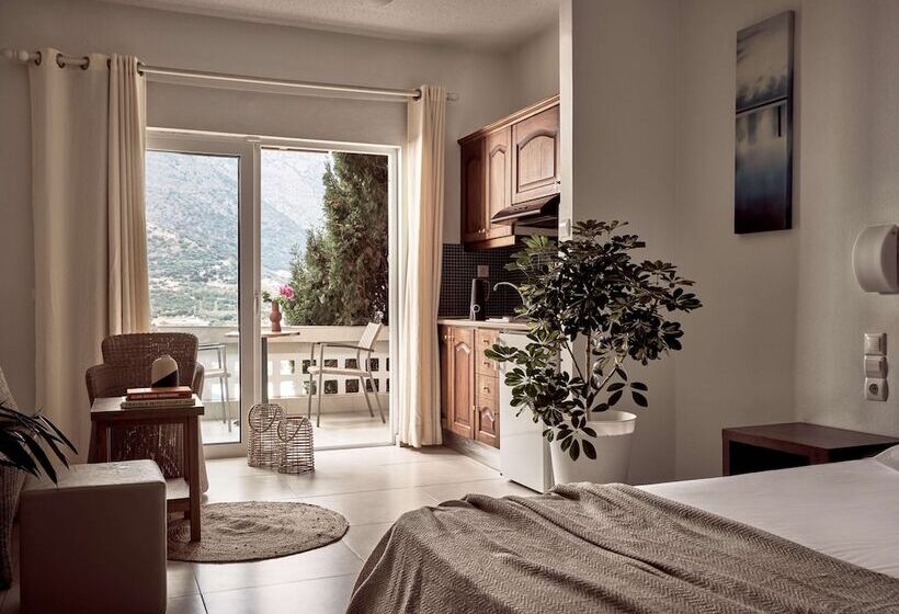 スタンダードスタジオ, Troulis Apart