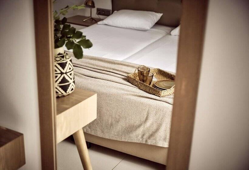 オーシャンビューデラックスステューディオ, Troulis Apart