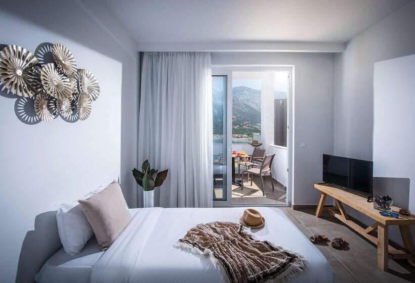 オーシャンビューデラックスステューディオ, Troulis Apart