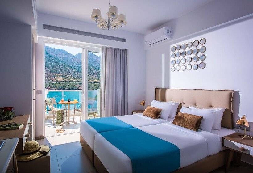 オーシャンビューデラックスステューディオ, Troulis Apart