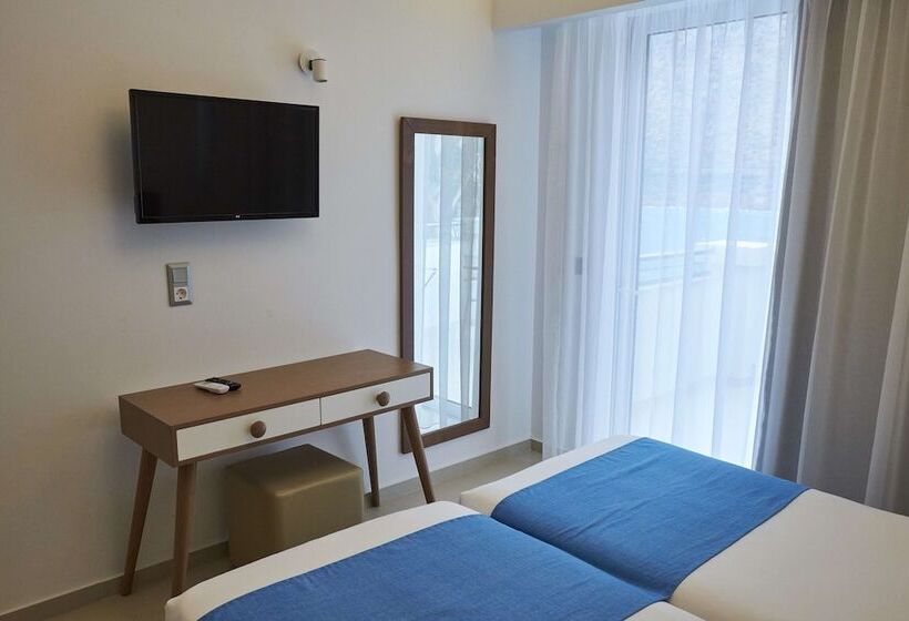 オーシャンビューデラックスステューディオ, Troulis Apart