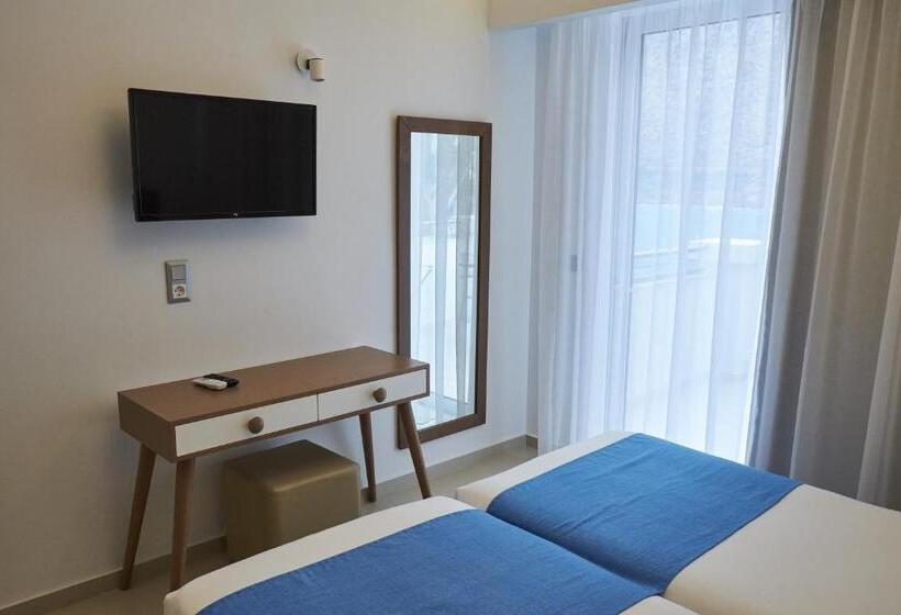 オーシャンビューデラックスステューディオ, Troulis Apart