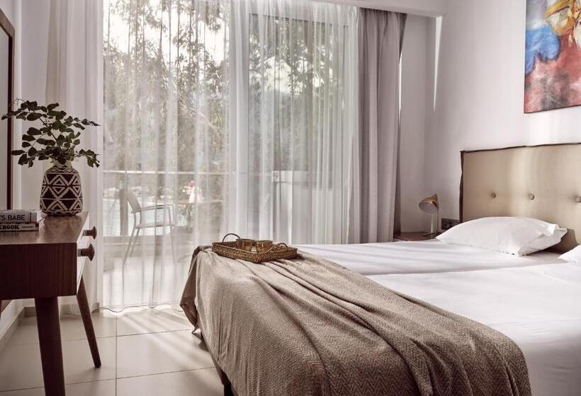 オーシャンビューデラックスステューディオ, Troulis Apart