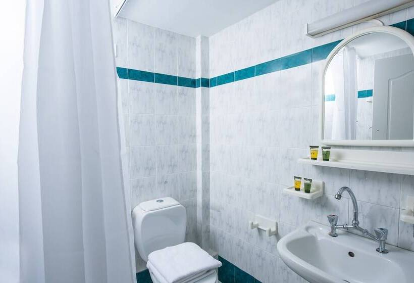 スタンダードスタジオ, Troulis Apart