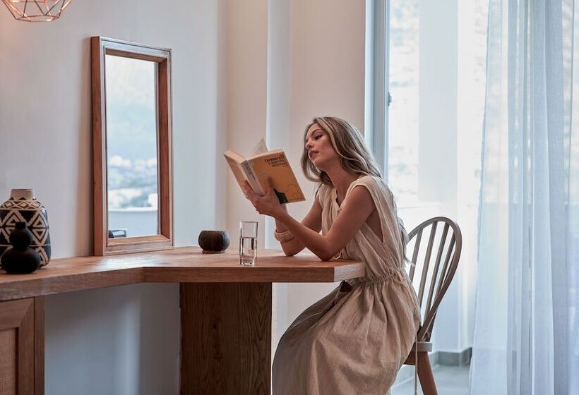 オーシャンビューデラックスステューディオ, Troulis Apart