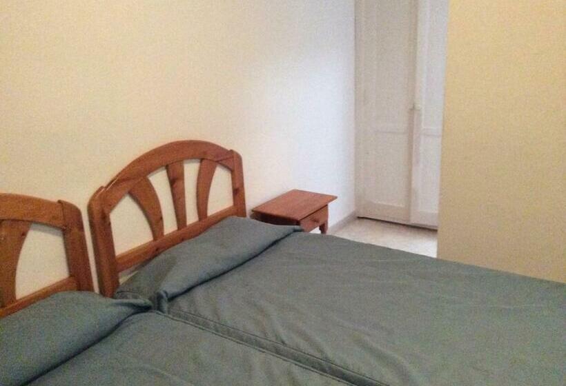 이코노미 스튜디오, Apartamentos Panorama Adults Only