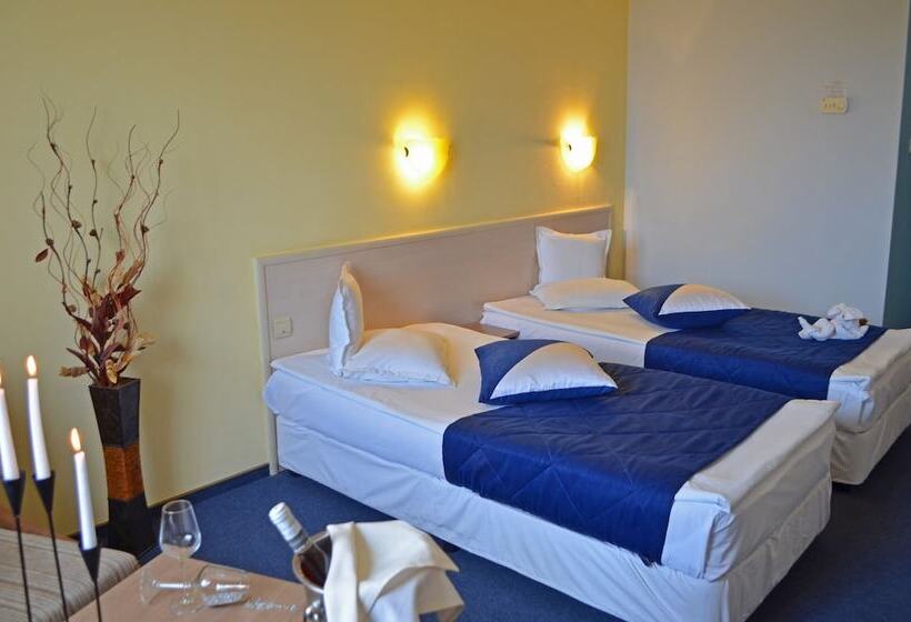 デラックスルーム, Aqua