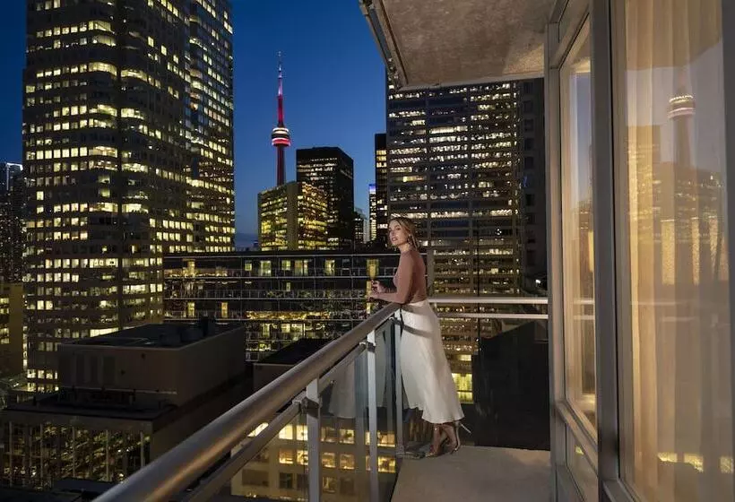 سوییت اجرایی, Executive Hotel Cosmopolitan Toronto