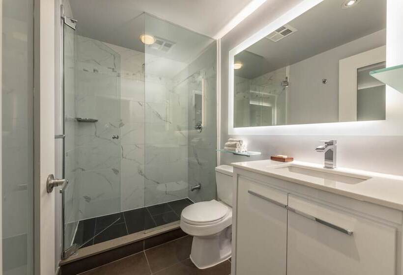 جناح إدارى, Executive Hotel Cosmopolitan Toronto