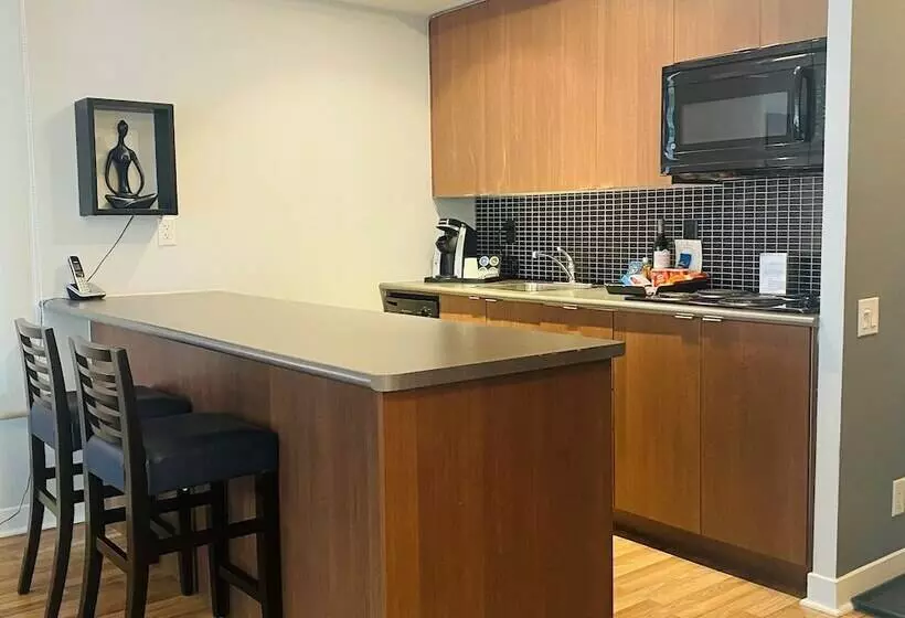 سوییت, Executive Hotel Cosmopolitan Toronto