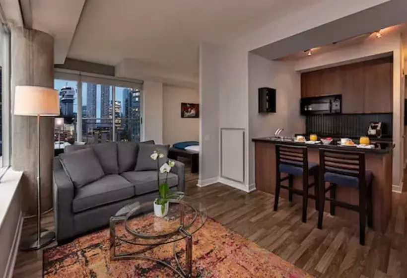 سوییت, Executive Hotel Cosmopolitan Toronto