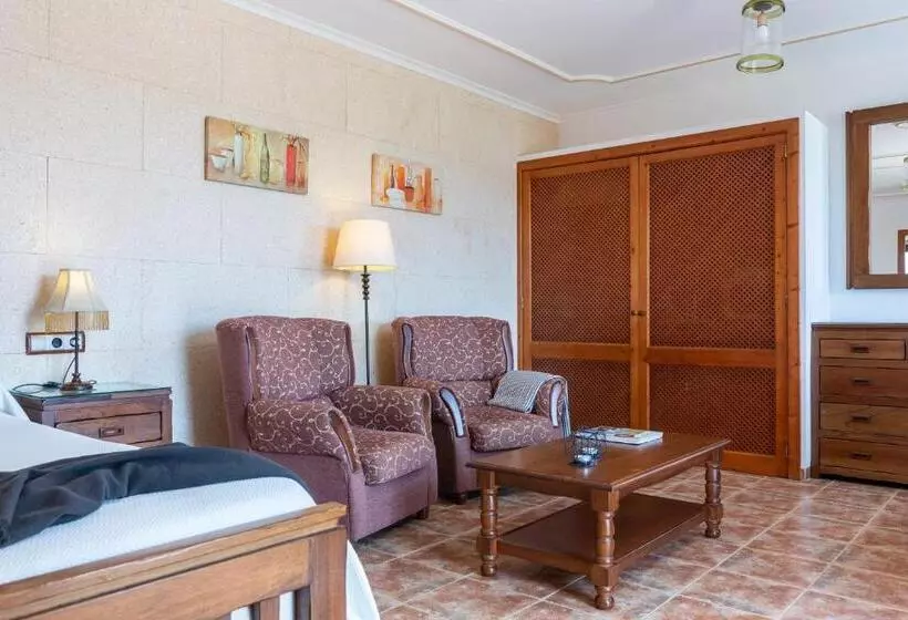 سوئیت جونیور خانوادگی, Finca Hotel Can Canals & Spa