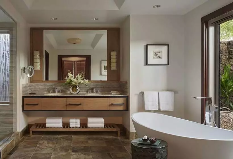 سوییت سوپریور با چشم‌انداز دریا, Four Seasons Resort Hualalai
