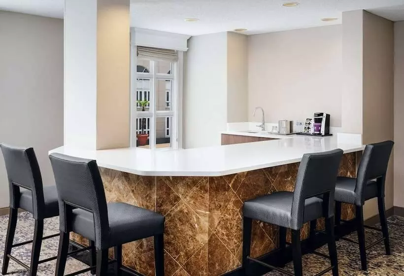 身障者適用スイートルーム, Hilton New Orleans Riverside
