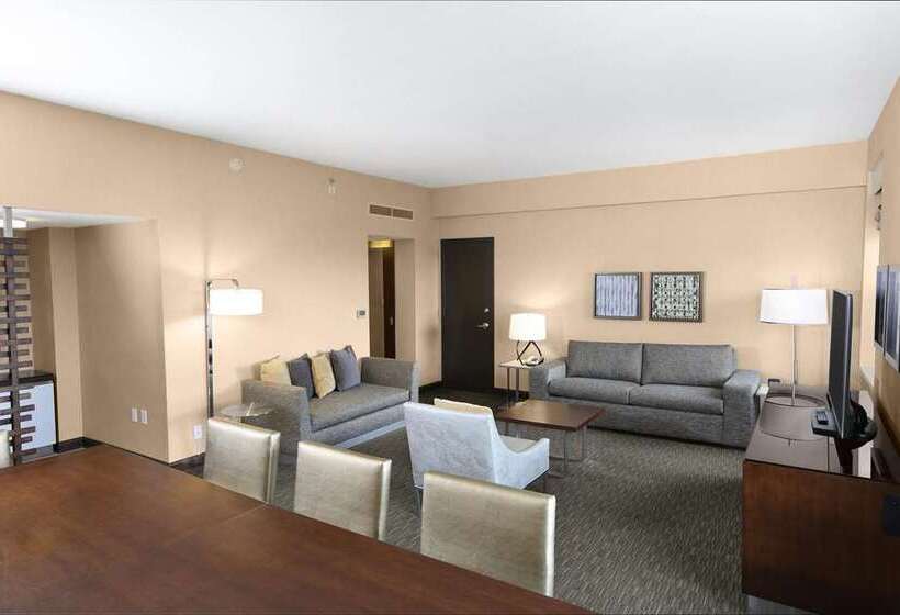 Люкс, Hilton New Orleans Riverside