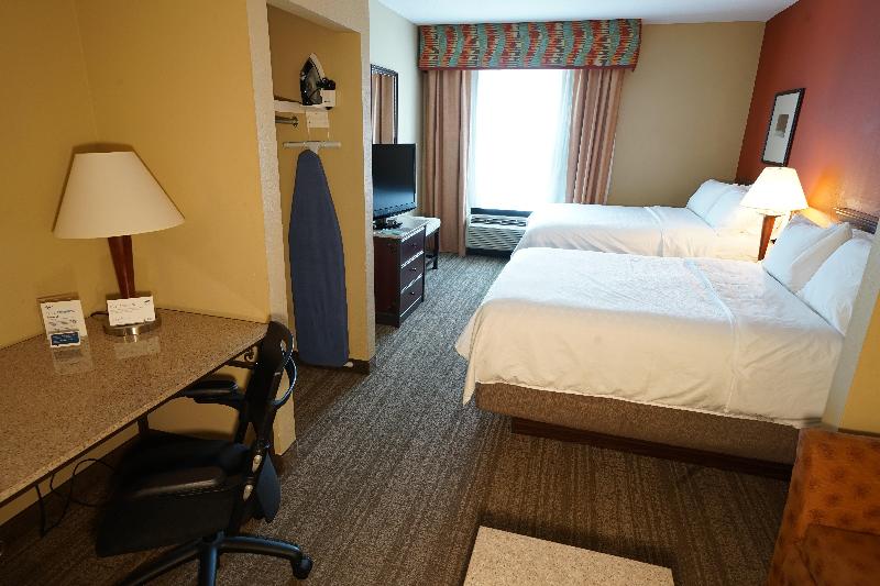 디럭스 룸, Holiday Inn Express Hotel & Suites Tampa Oldsmar, An Ihg