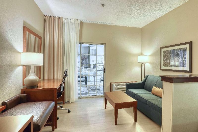 适合残疾人士使用的带超级大床的标准间, Holiday Inn Express Hotel & Suites Tampa Oldsmar, An Ihg