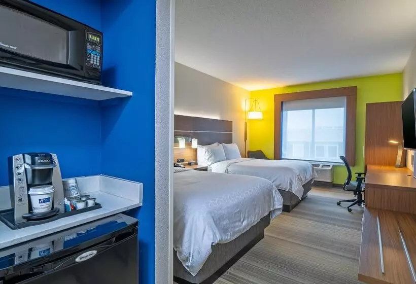 ２ダブルベッドのスタンダードルーム, Holiday Inn Express Hotel & Suites Woodbridge, An Ihg