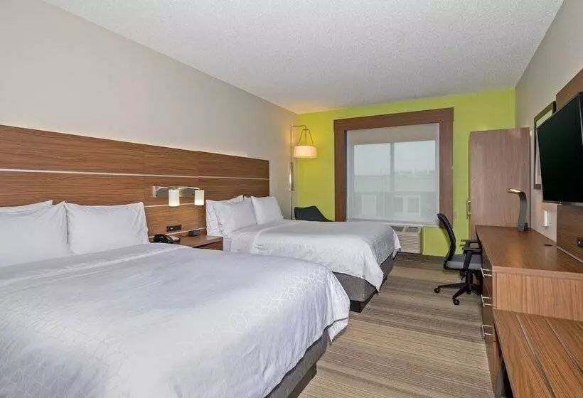 ２ダブルベッドのスタンダードルーム, Holiday Inn Express Hotel & Suites Woodbridge, An Ihg