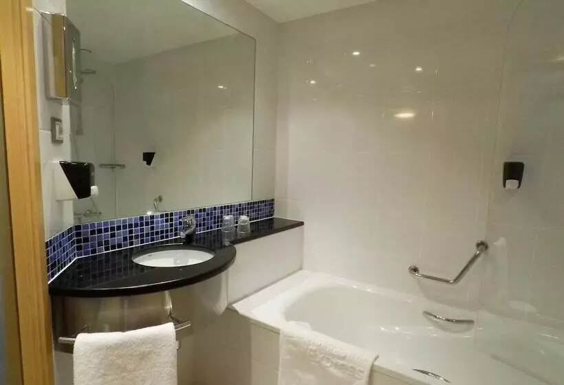 اتاق استاندارد, Holiday Inn Express Pamplona, An Ihg