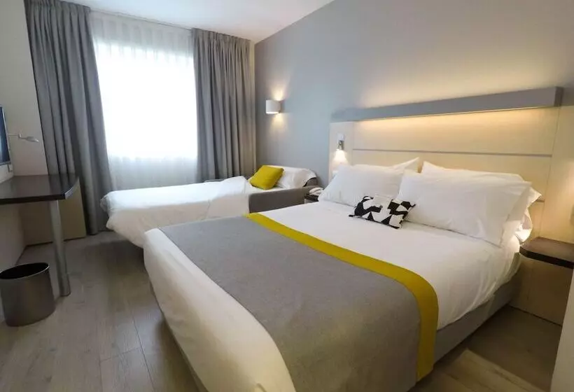 اتاق استاندارد, Holiday Inn Express Pamplona, An Ihg