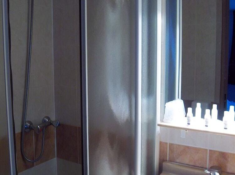 スタンダードルーム, Des Victoires   Restaurant