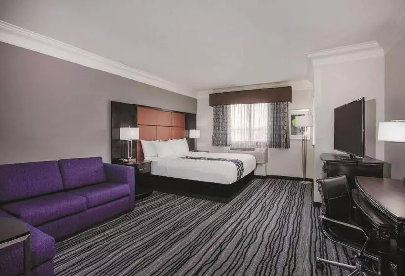 キングサイズベッドのデラックススイート, La Quinta By Wyndham Dublin   Pleasanton