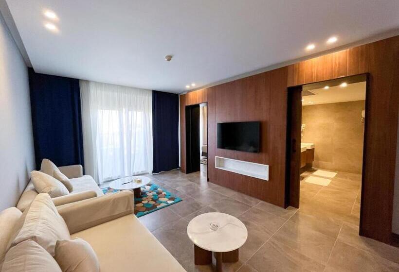 Президентский Люкс, Nubian Island, Families And Couples Only