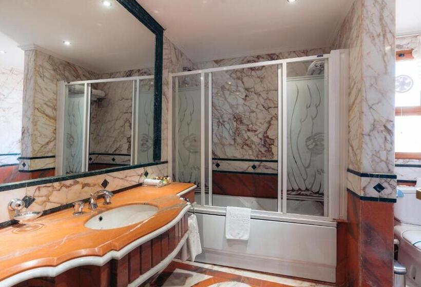 Президентский Люкс, Nubian Island, Families And Couples Only