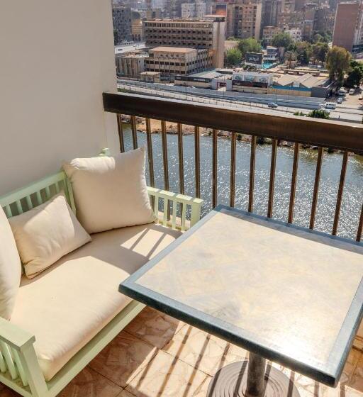 اتاق استاندارد با چشمانداز, Om Kolthoom