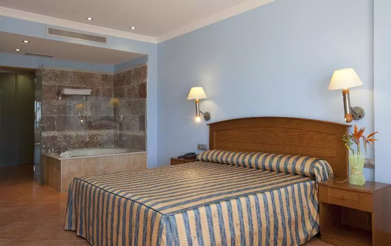 اتاق استاندارد, Playazimbali