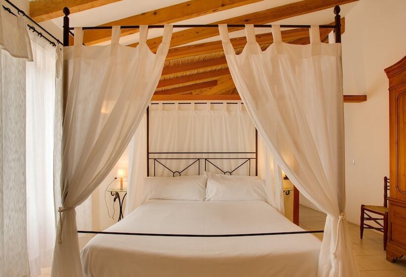 ジュニアスイート, Casal Santa Eulàlia