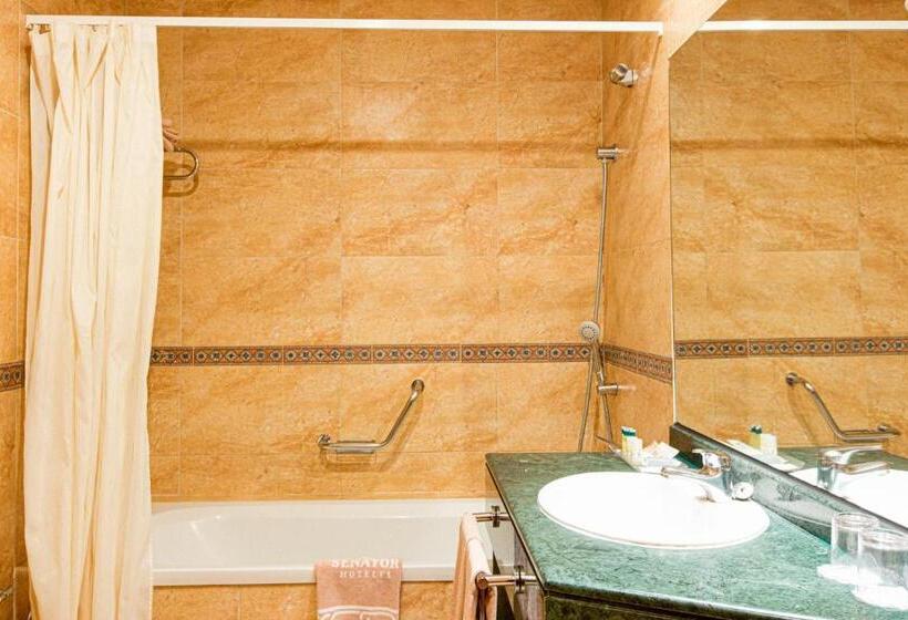 Семейный Номер, Senator Cádiz