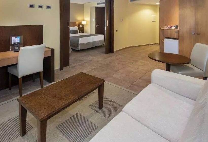 سوییت جونیور با چشم‌انداز جانبی دریا, Serhs Natal Grand Hotel & Resort
